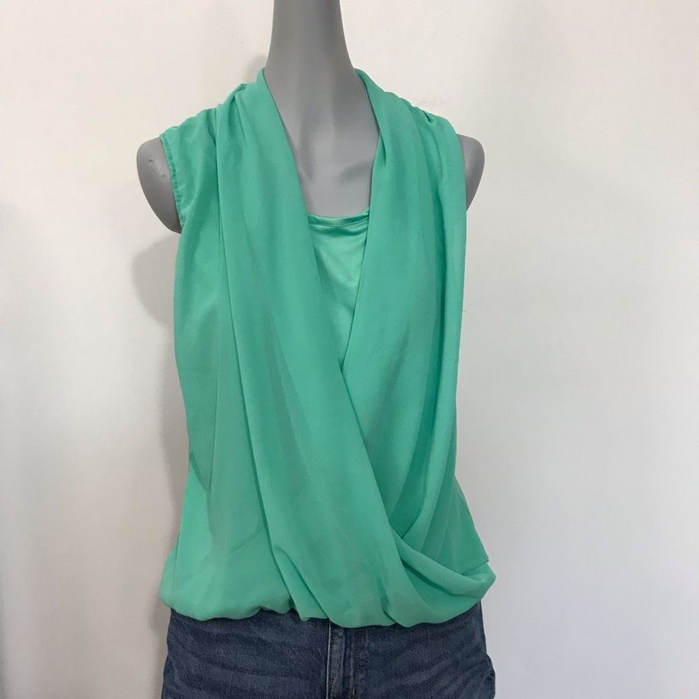 Women’s Sleeveless Blouse Chiffon Draped Front Size Xl
